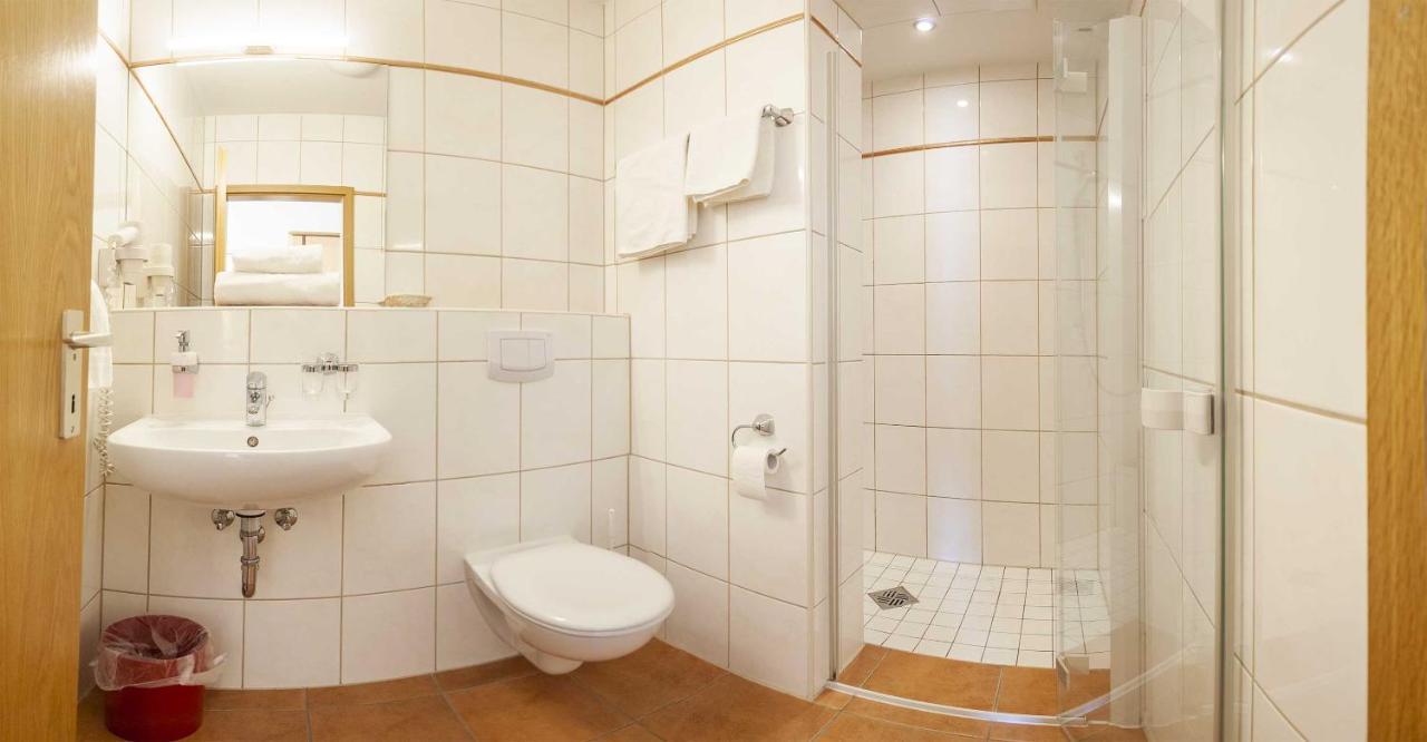 Hotel-Gasthof Krone Грединг Экстерьер фото